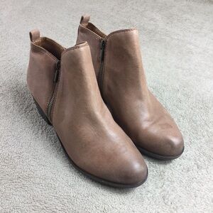 Womens Lucky Brand ankle boots size 9W brown double zip leather